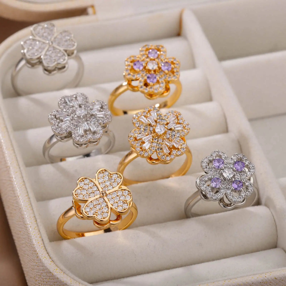Aura Clover Spinner Ring