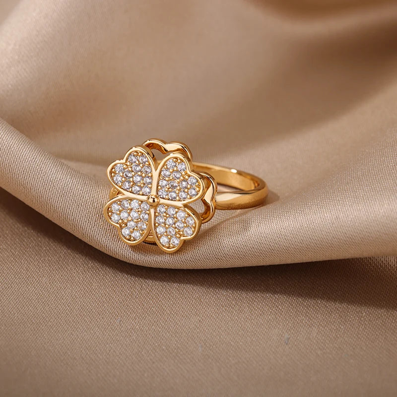 Aura Clover Spinner Ring