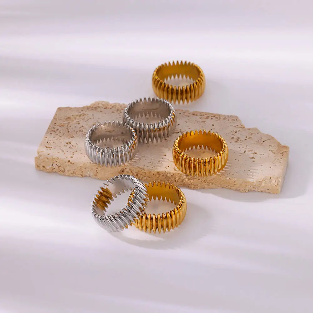 Nova Geometric Ring