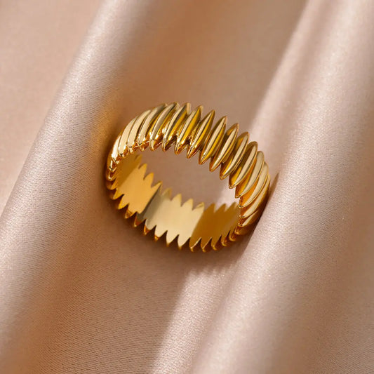 Nova Geometric Ring