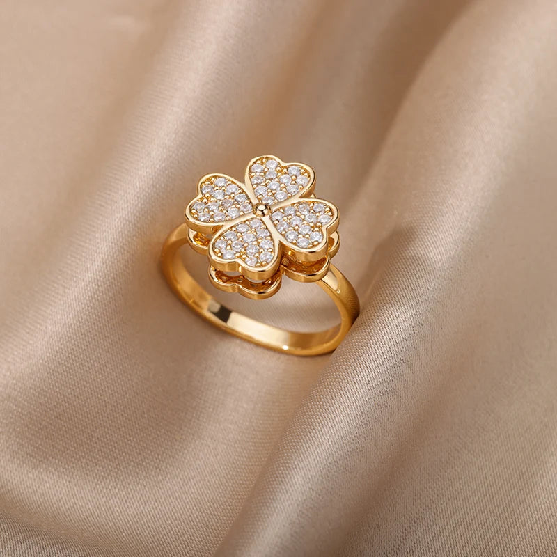 Aura Clover Spinner Ring